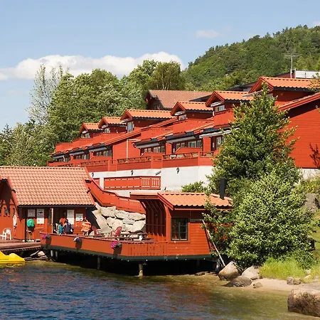 Mones Feriesenter アパート マンダール