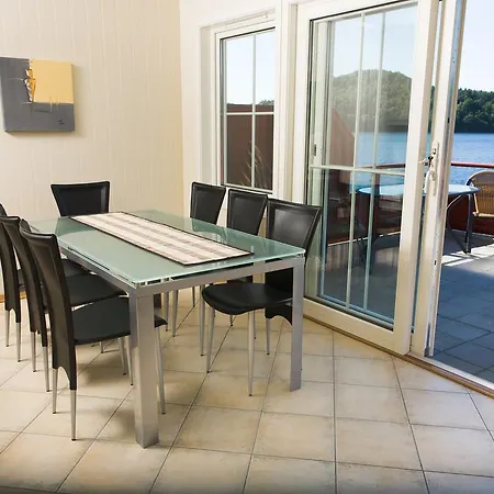 Mones Feriesenter マンダール